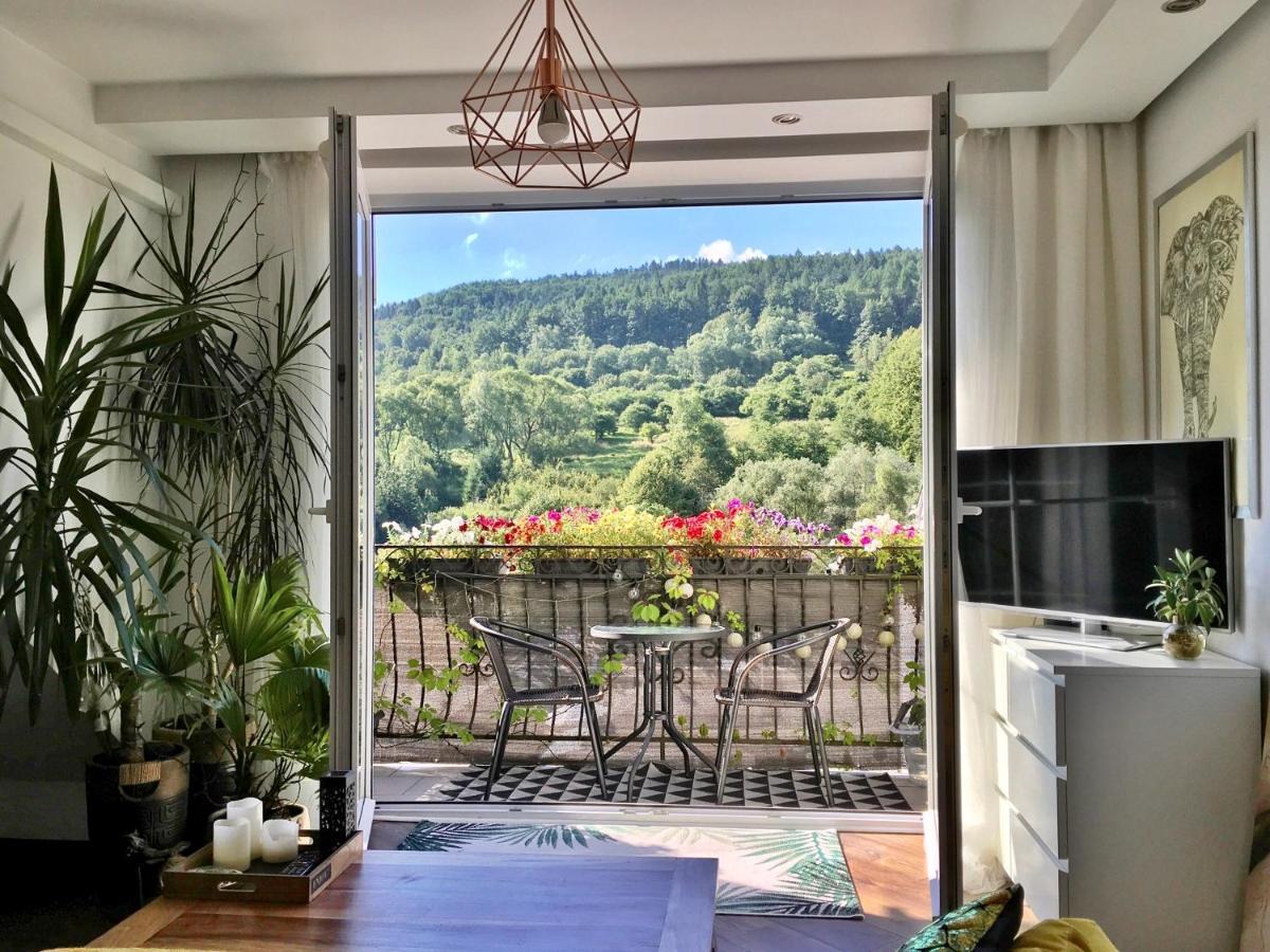 Apartament Dobre Miejsce Ustrzyki Dolne Buitenkant foto
